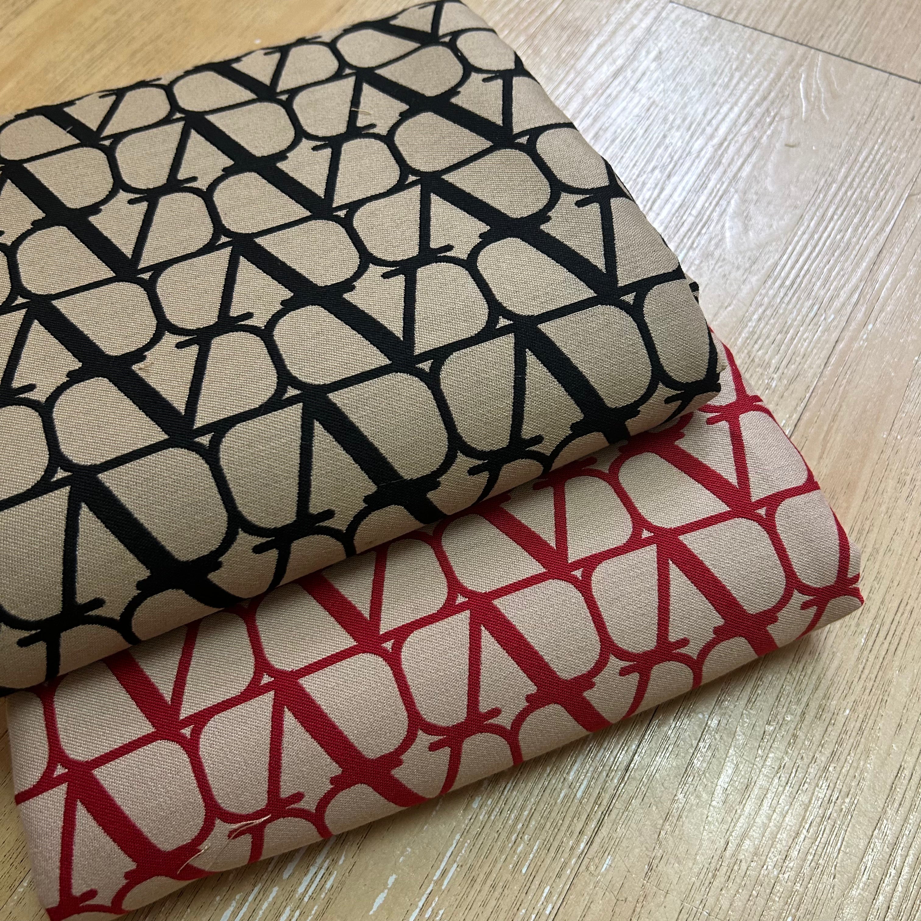 V01 Jacquard Fabric Navy and Red – FabricViva